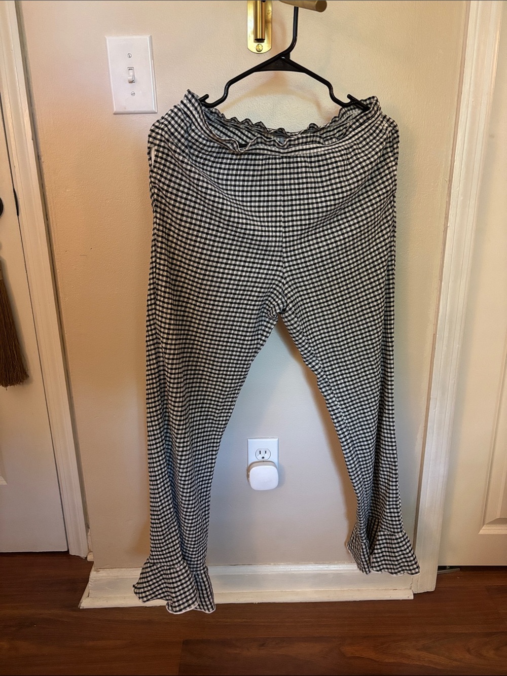 Urban Outfitters Black and White Gingham Cropped Ruffle Pants